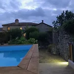 Chez Dame Jeanne Nyaraló *